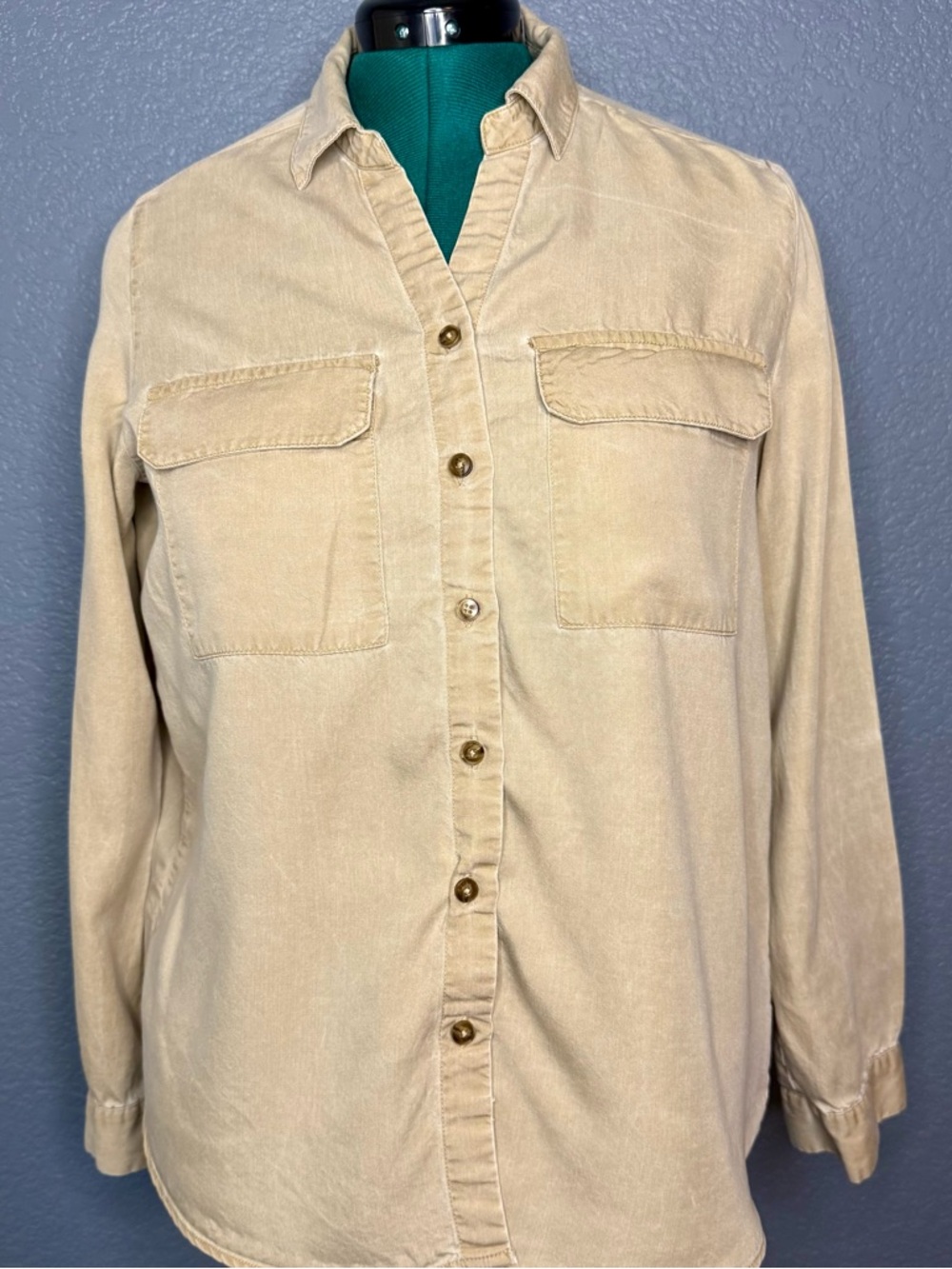 Jane and Delancey Beige Utility Shirt Women’s M Button Down Lightweight Top‎